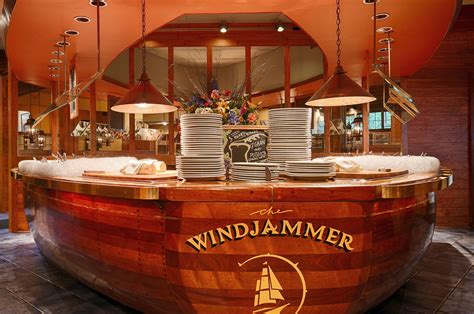 Windjammer vt - A little walk-through of the outdoor seating on the serenaded seas for the Windjammer Cafe.